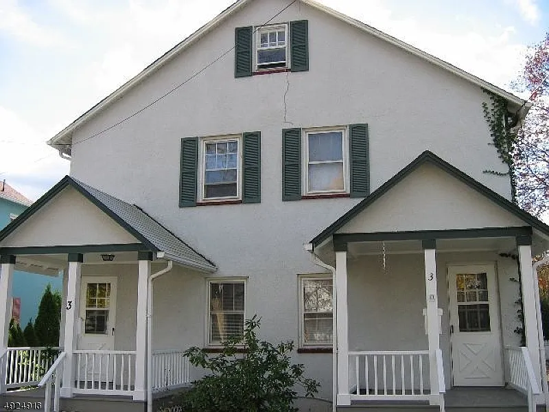 2 bed, 1.0 bath, $1,800 — Photo 1