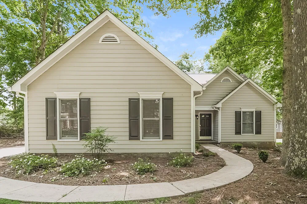 3 bed, 2.0 bath, 1678 sqft, $2,880 — Photo 1