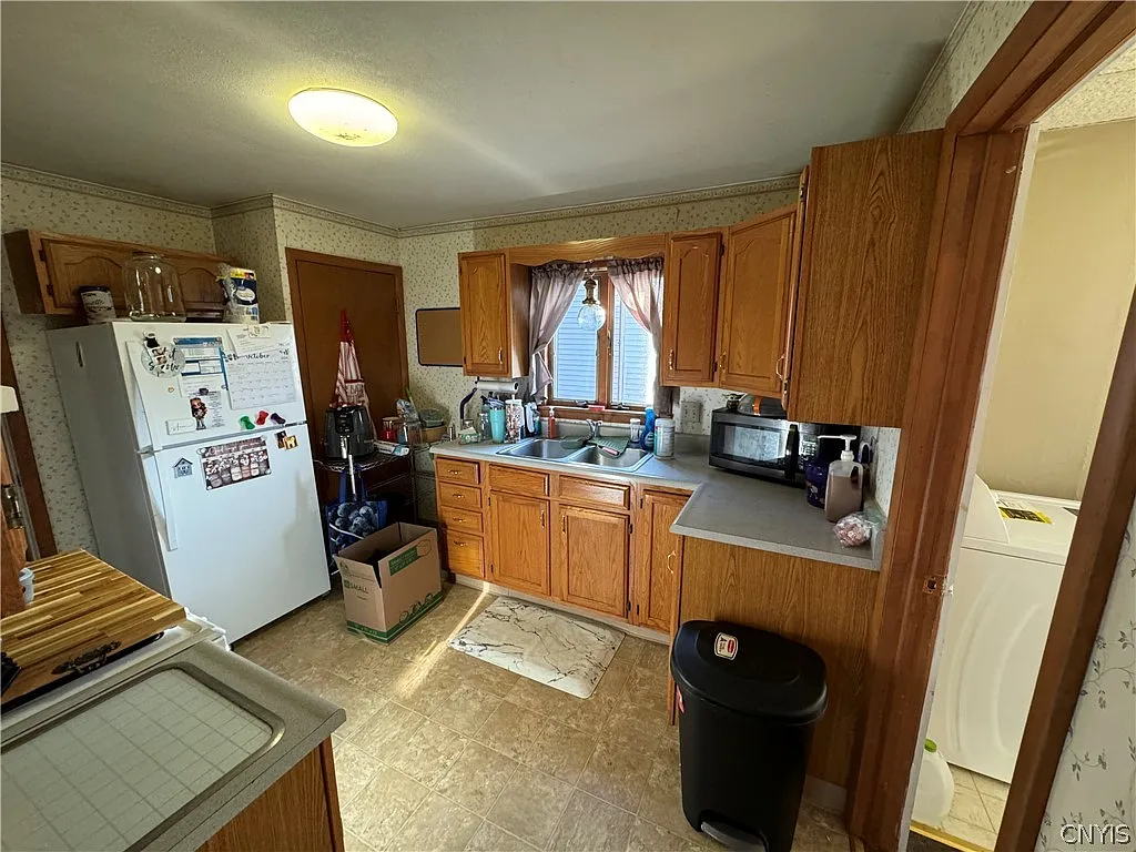 1 bed, 1.0 bath, 1892 sqft, $925 — Photo 3