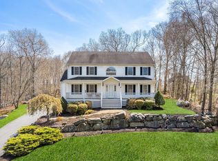 8 Killian Ln, Brewster, NY 10509
