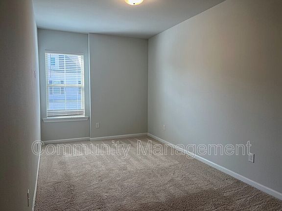 5th image of 1018 Bengal Crossing Ave
