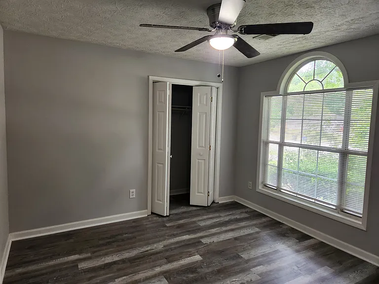 482 Grove Hill Dr — Photo 7