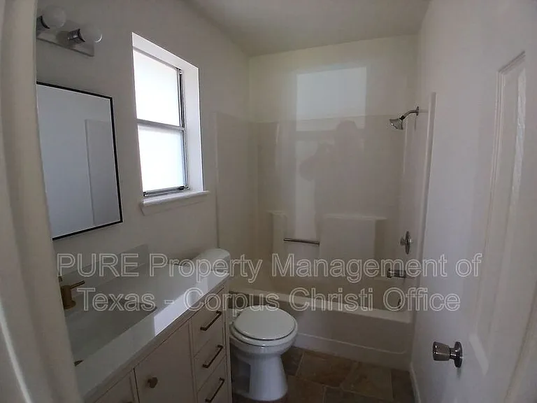 2725 Allencrest Dr — Photo 18