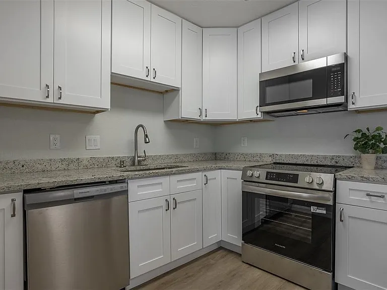 711 Bayshore Dr — Photo 18