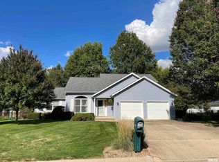 3129 Winchester Cir, Galesburg, IL 61401