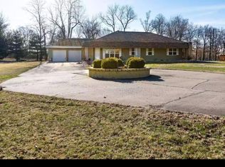 9823 Bunkum Rd, Fairview Heights, IL 62208