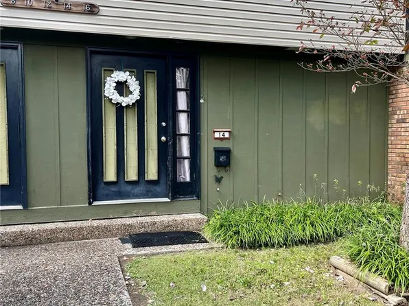 14 French Quarter, Belleville, IL 62223