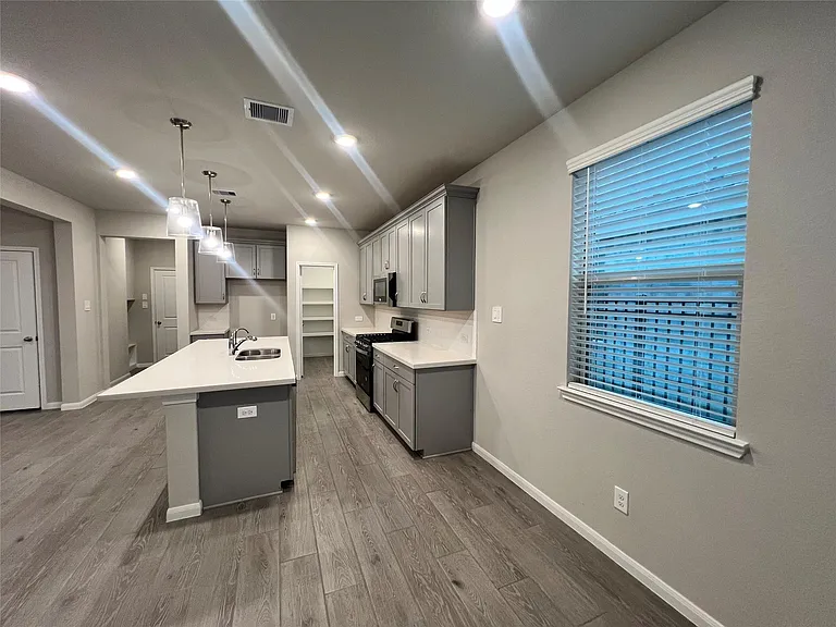 27103 Blue Pool Dr — Photo 7