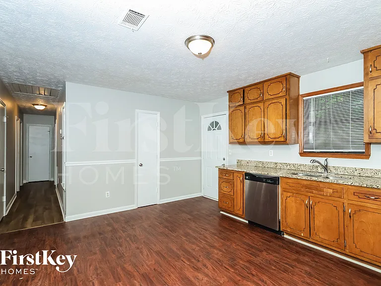 1158 Iron Gate Blvd — Photo 7