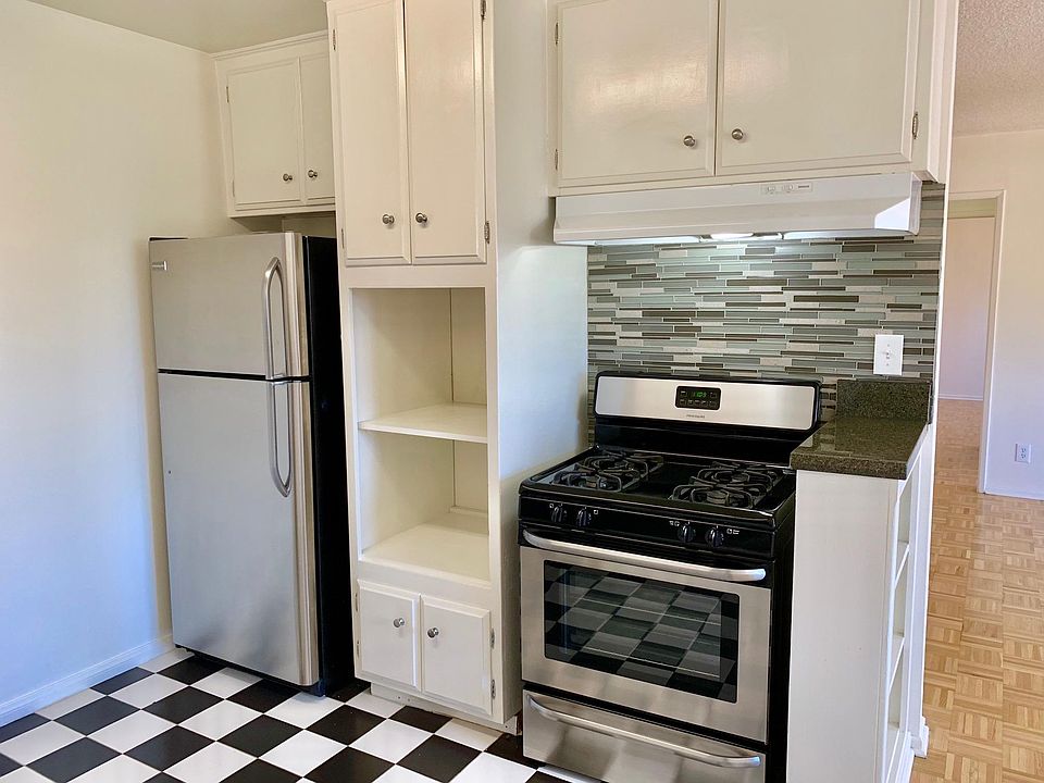 1st image of 1309 N Martel Ave APT 306