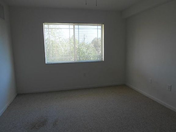 5th image of 191 SW Palm Dr APT 303