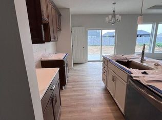 Square 131 - 4880 - 12 Plex, Omaha, NE 68137