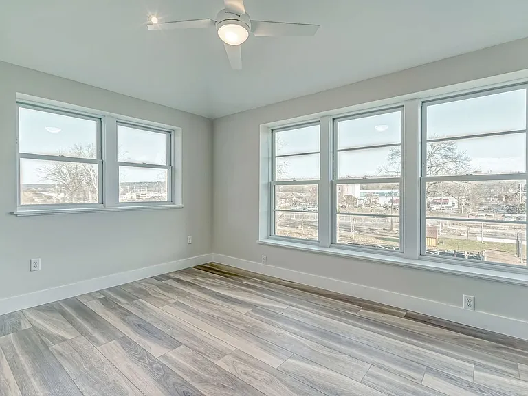 323 Taughannock Blvd — Photo 52