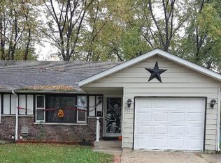 1329 Getzelman Dr, Elgin, IL 60123