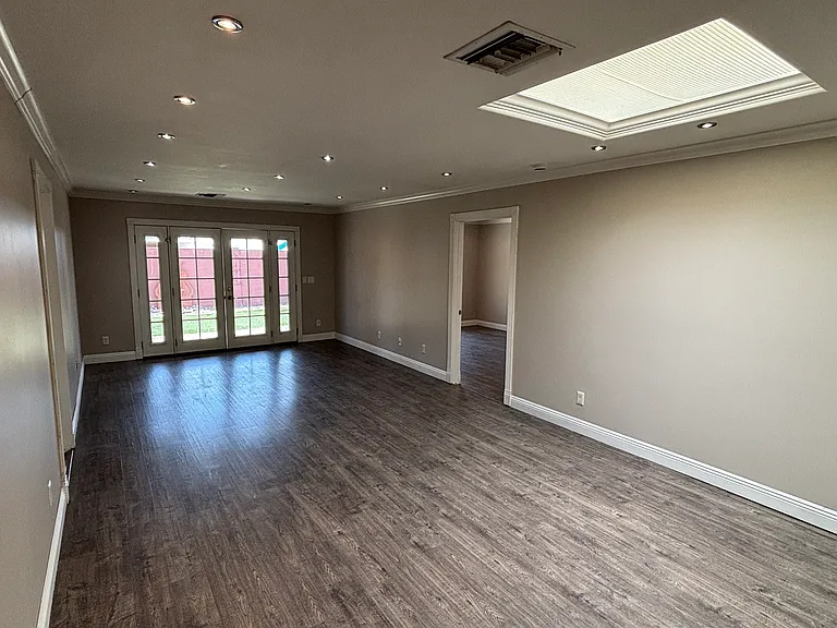 2529 E Bluefield Ave — Photo 4