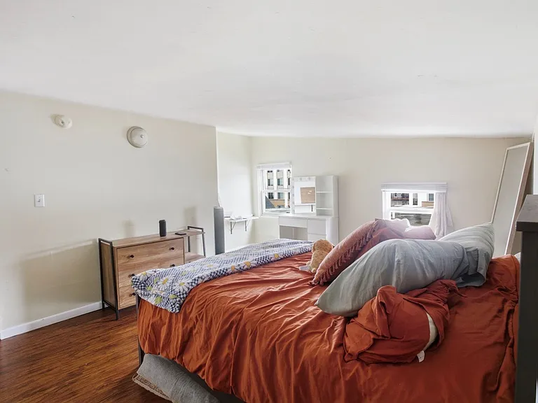 122 E University Ave — Photo 14