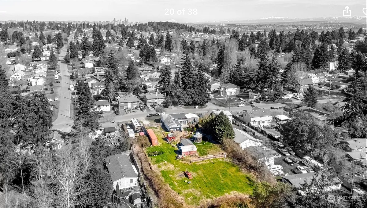 Building Photo - 905 SW 106th St