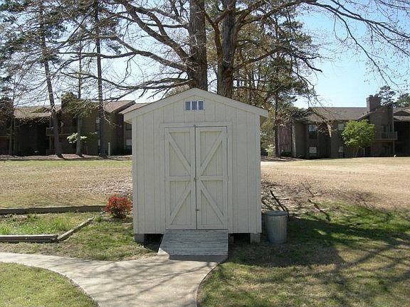 4th image of 128 Browning Ln