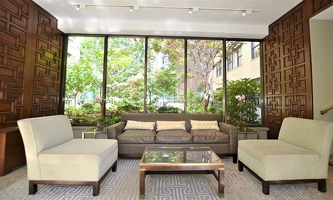 Rented by Manhattan Realty Group | media 10