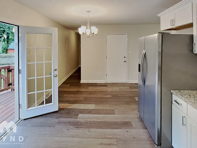8539 Sharonbrook Dr — Photo 4