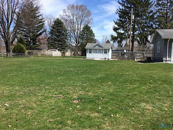 2nd image of 210 Park Ln