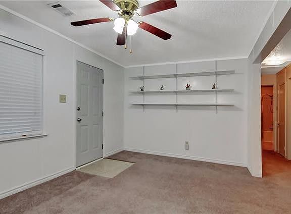 5th image of 830 Dubois St
