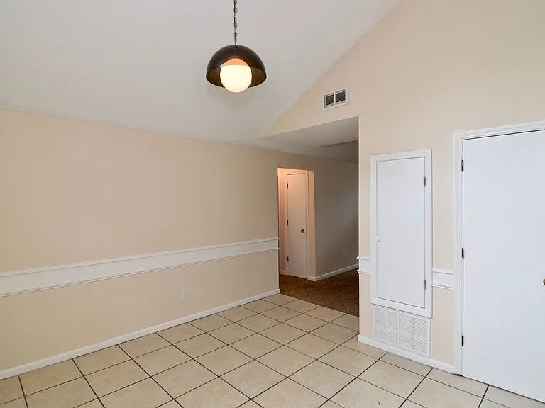 4154 Arlington Rd — Photo 24