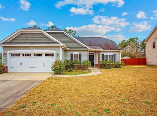 450 Roanoke Dr, Raeford, NC 28376
