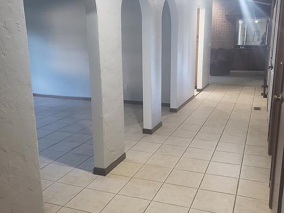 3rd image of 2818 Shadowood Dr