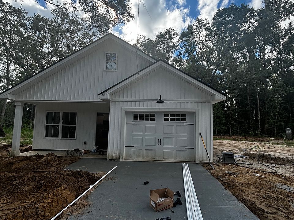 1st image of 510 Oak Creek Rd