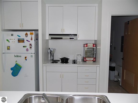 4th image of 317 W Lake St Unit 17