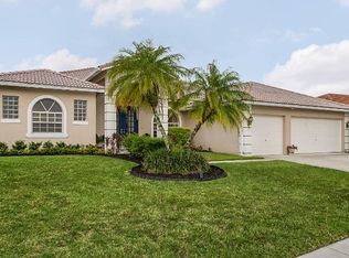 758 Waterloo Ct, Naples, FL 34120