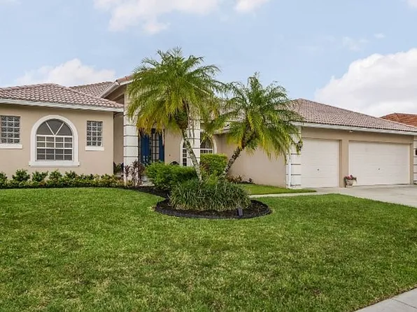 758 Waterloo Ct, Naples, FL 34120