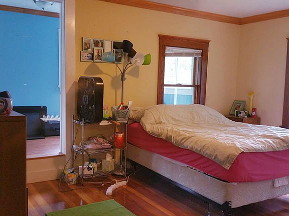 4th image of 29 Linden St