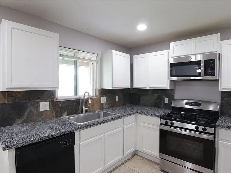 7941 Longridge Dr — Photo 6