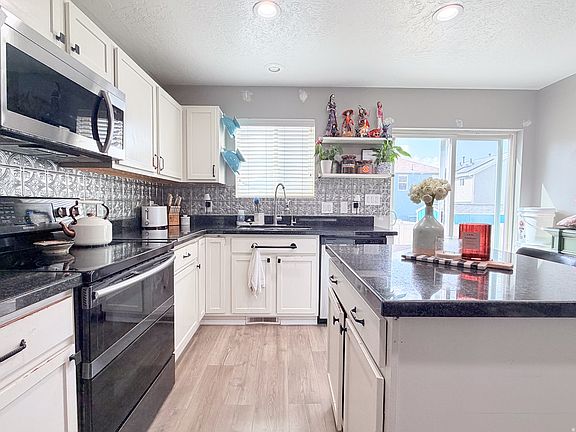 4th image of 2164 E Revere Way