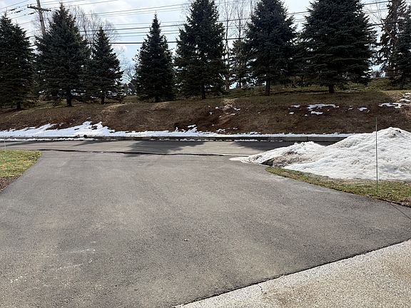 5th image of 28 Greenwood Park