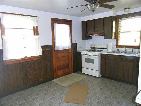 4th image of 4672 Chapman Pkwy