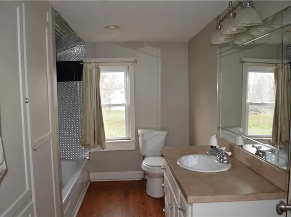 516 W 3rd St, Lane, KS 66042