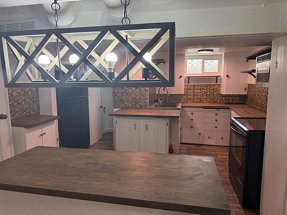 3rd image of 851 White Ave #1