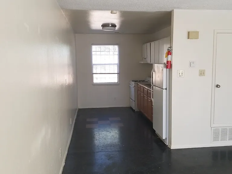 Zodiac Apartments — Photo 3