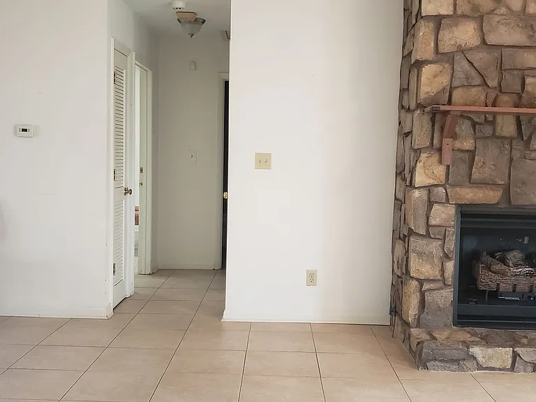 3123 Glenmont Dr — Photo 7