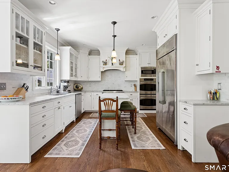 87 Kings Hwy S — Photo 14