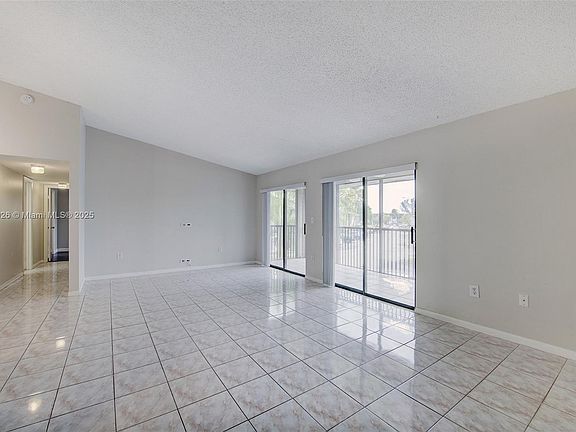 4th image of 469 NE 207th Ln APT 208