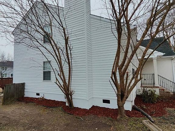 3rd image of 6801 Ivanhoe Ct