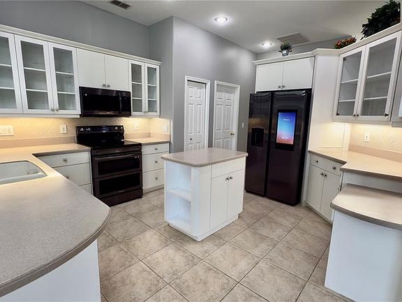 5th image of 2049 Larissa Ct