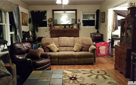 4th image of 222 Fishel Ave