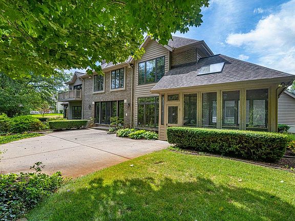 2nd image of 3394 Fox Chase Dr