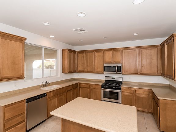 3rd image of 3916 Blue Lily Ct