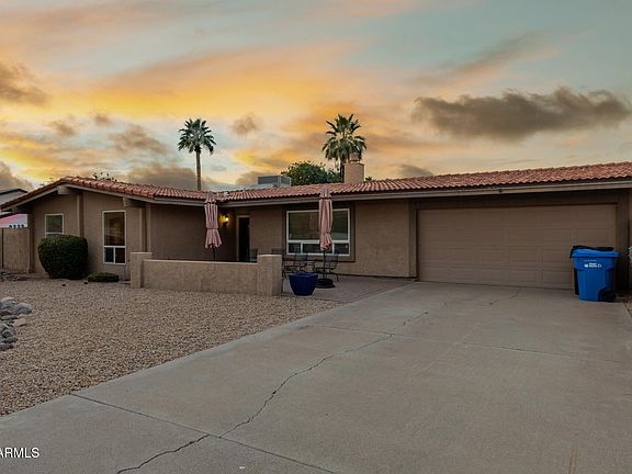 5th image of 802 W CARIBBEAN Lane